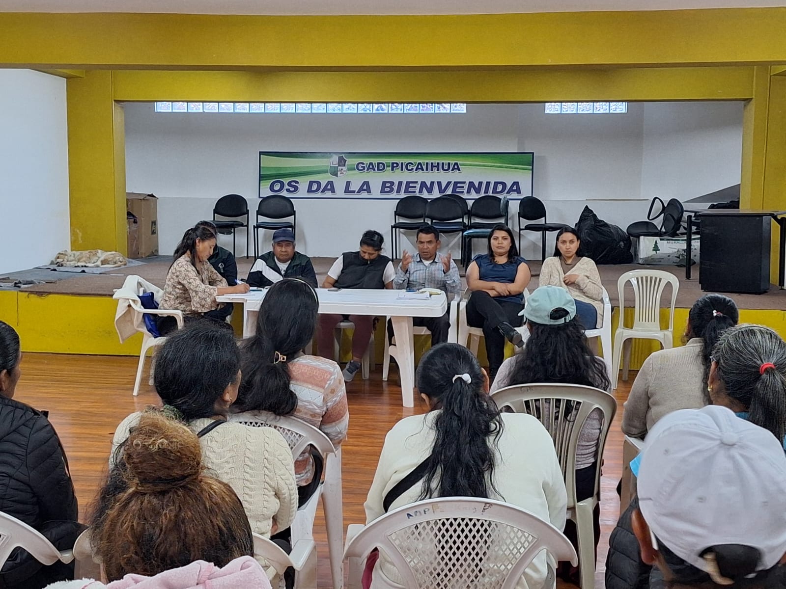 GADP PICAIHUA SOCIALIZÓ PROYECTO PARA EL MERCADO PARROQUIAL 